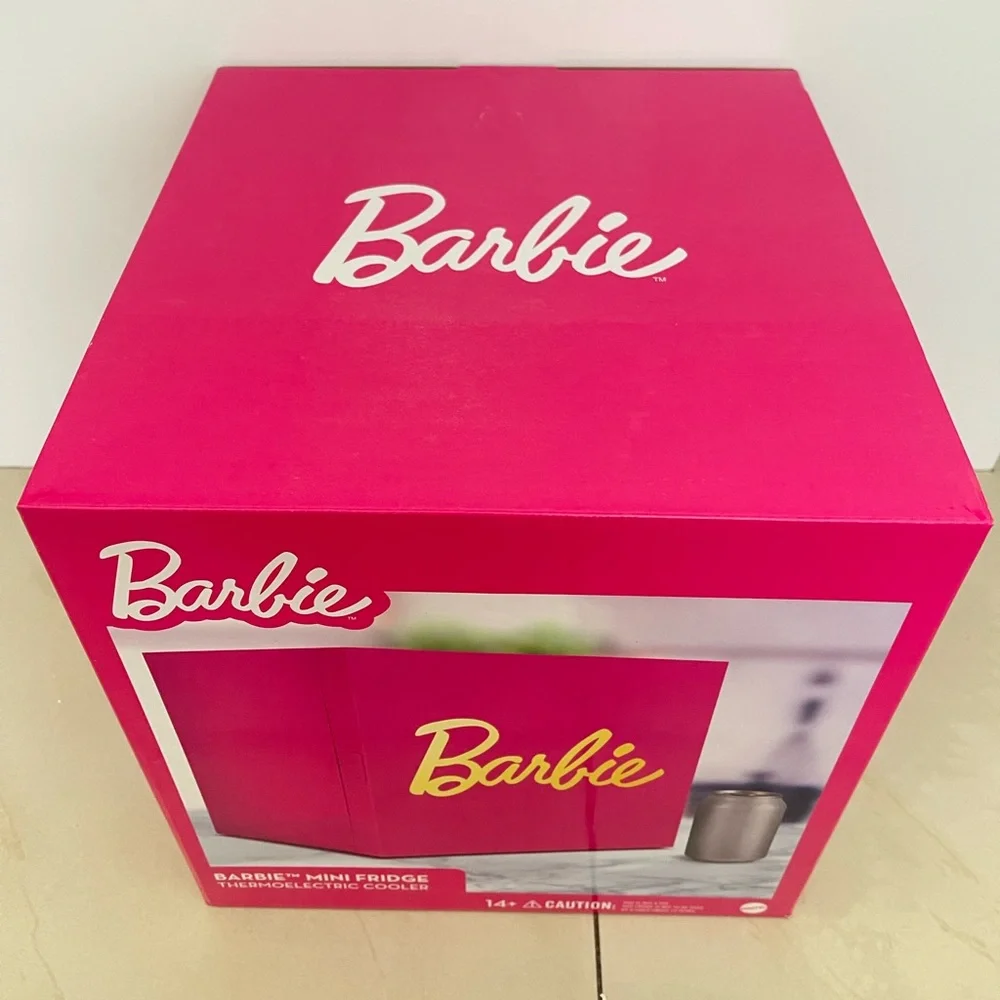 Last one Barbie Hot Pink Cooler Mini Fridge 6.7L Single Door 9 Can - Picture 12 of 12